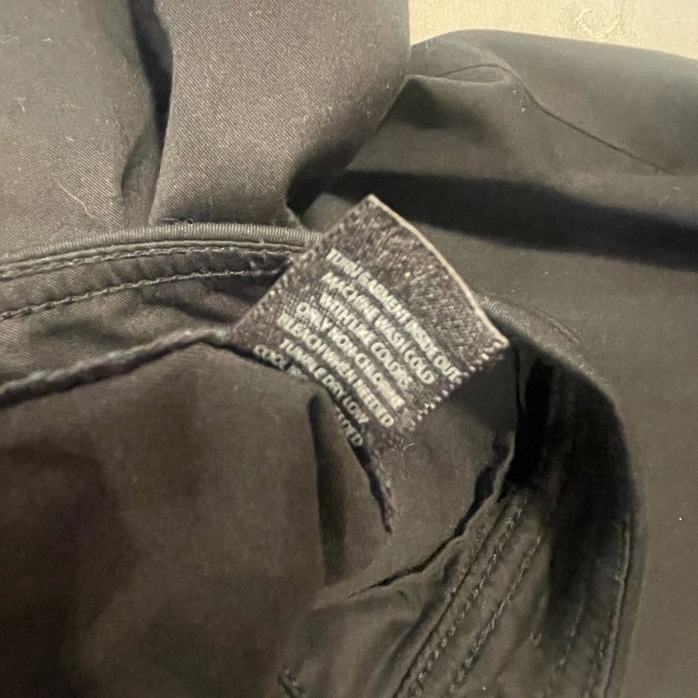 SOLD. White House Black Market (WHBM). Pants/Capris. LIKE NEW. SZ 6. - Picture 5 of 6